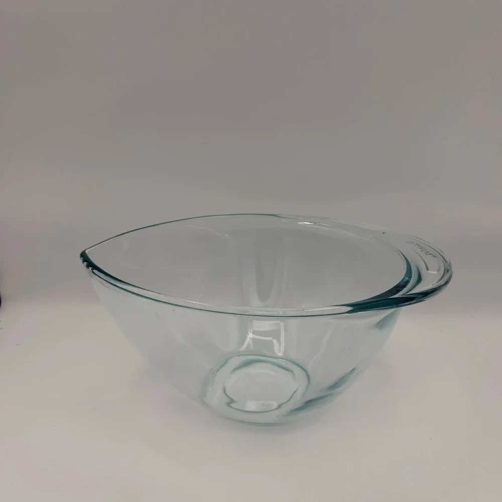Pyrex Teardrop Clear Turquoise Blue Glass Bowl 2.5 Qt Mixing w/Pour Spout #2225